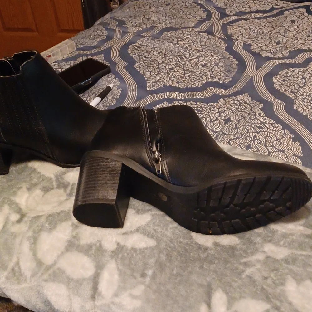 Boots - Picture 1 of 4